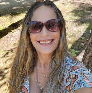 Meet your Posher, Pamela